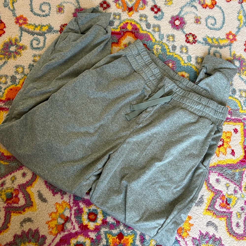 Woman’s Halara Leggings